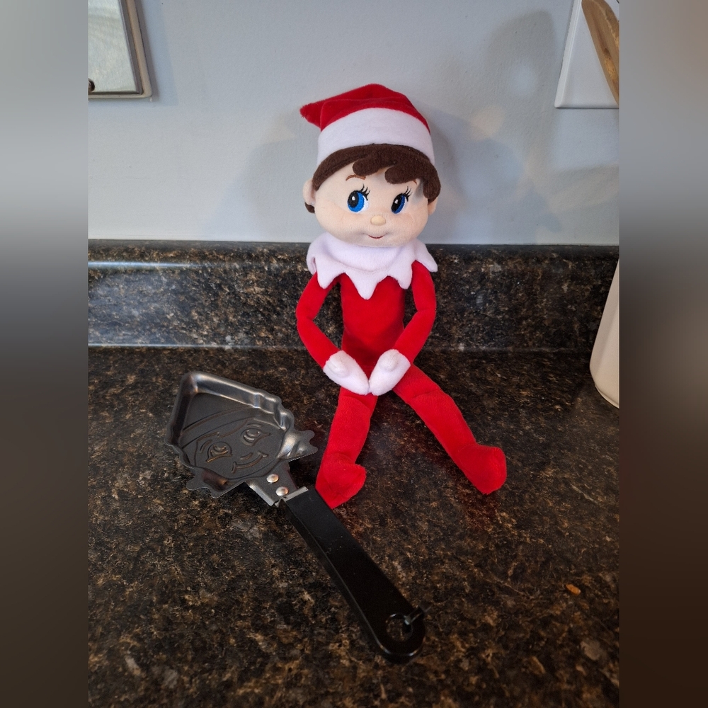 Elf‎ on the Shelf and New Elf pancake skillet. Elf plushie. Like new.